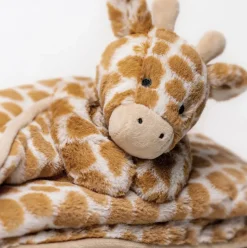 Bashful Giraffe Blankie Hot